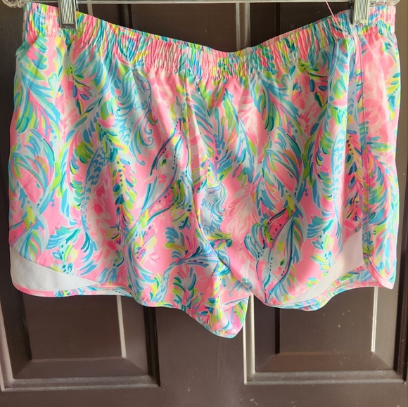 Lilly Pulitzer Finn Top & Shorts - Picture 2 of 2